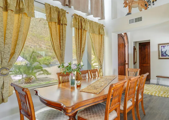 Group-friendly Desert Escape! Putting Green, Pool Holiday home Phoenix