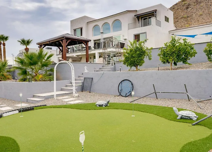 Holiday home Group-friendly Desert Escape! Putting Green, Pool Phoenix