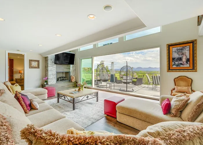 Group-friendly Desert Escape! Putting Green, Pool * Phoenix
